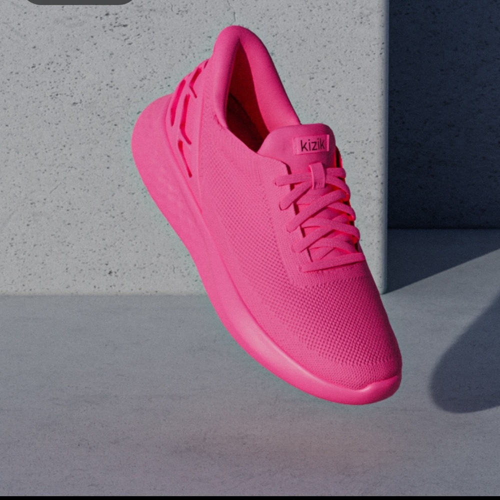 KIZIK Women’s Athens Sneakers in Neon Pink (Size 7.5)
